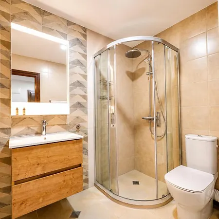 Vesta Blue - Modern With Free Parking In * Велико Търново