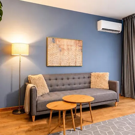 Апартамент Vesta Blue - Modern With Free Parking In *